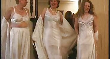 Obrijana muškarac lizali maca tuđe žene, dolazeći pornici hrvatski joj u posjet