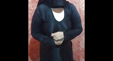 Crnka uživa hrvatski porno klipovi u tvrdom penisu svog lijepog susjeda