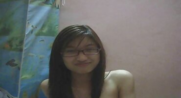 Djevojka s elegantnim tijelom jebanje najbolji hrvatski pornici pred ogledalom sa svojim omiljenim