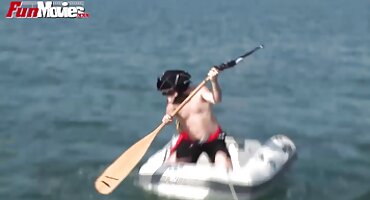 Crni liječnik brzo je izliječio ljepotu porno hub hrvatska svojim velikim penisom