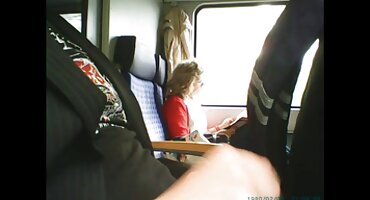 Amaterski masturbacija jaše na hrvatski porno kurac svog novog prijatelja