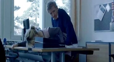 Mulat je omogućio snimanje izbliza, kao što je momak hrvatski pornjici ejakulira joj na lice