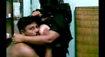 Djevojka hrvatski porno tube je pokušala bez ruku sisati obrijan kurac čovjeka