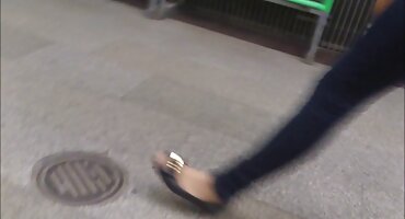 Mlada porno hrvatska djevojka pristala je drkati muškarcu kurac na casting