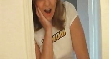 Muškarac spanked plavuša i doveo je do orgazma sa svojim hrvatski porno filmovi član