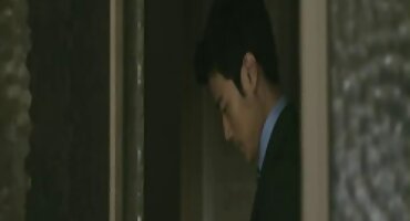 Momak hrvatski porno snimci je prodrla u mršavu djevojku, prisiljavajući ga drkati