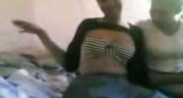 Junice su pokazali prijatelju golu maca i ponudili dvije žene i porno hub hrvatska muškarac seks