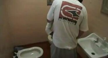 Bradati hrvatski pornici muškarac fucks plavuša i ejakulira joj na grudi