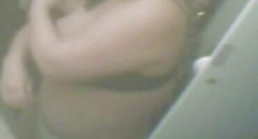 Senzualna porno hub hrvatska junica ustala je raka kako bi momak mogao jebati njezinu strast u maca