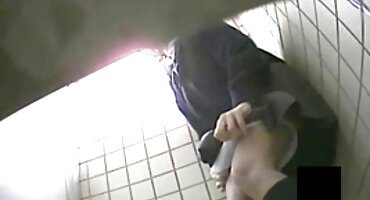 Ostavljena sama sa svojom djevojkom, crnka nije mogla odoljeti da ne pokuša njegov pornici hrvatski penis