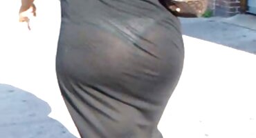 Momak skida seksi crnka na kameru i nakon što su hrvatski pornici jebu u različitim pozama