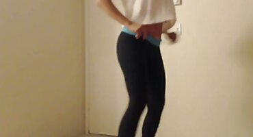 Plavuša zavela zgodnog momka i hrvatski pornić jebeno ga u različitim pozama