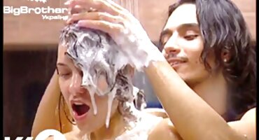 Dupe prolio ulje na magarca i vrisnula od hrvatski amaterski porno filmovi boli, uzimajući kurac crnca u anus