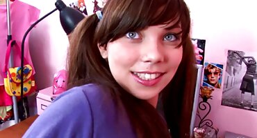 Junica hrvatski porno poderao kratke hlače i sela anal na kurac čovjeka