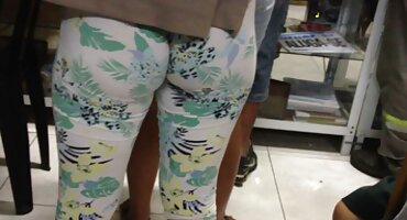 Dude uhvaćen milovati sestru prijatelja i uhvaćen hrvatski amaterski pornici joj maca