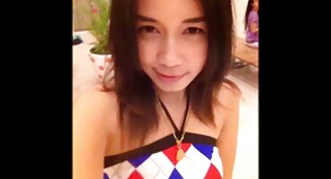 Čovjek na kauču pohlepno fucks mlada plavuša hrvatski porno